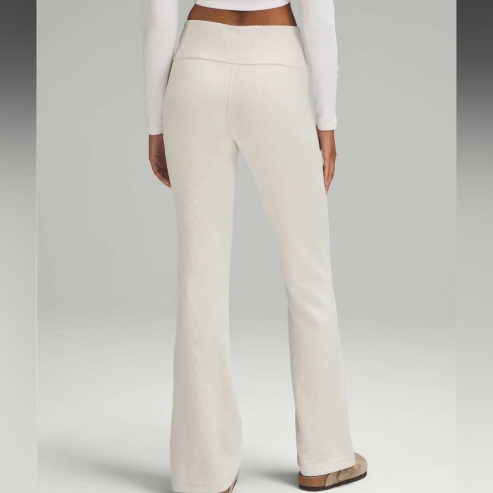 Lululemon Brushed Softstreme Ribbed Zip Flared Pant 32.5" in Bone - size 6 - Picture 2 of 10